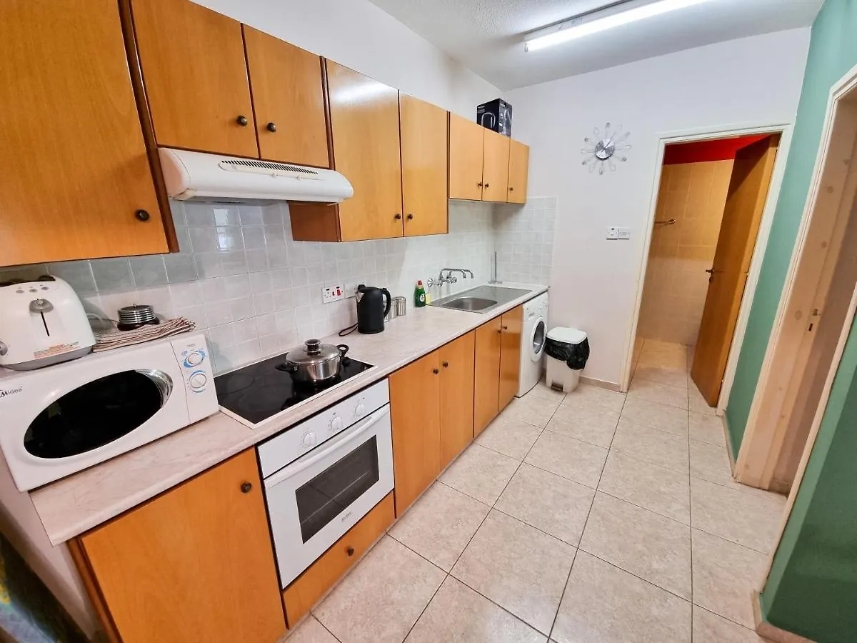 Dock Holiday Apartment Larnaca