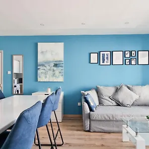 Modern Retreat: 2br Stylish With Comfy Rooms! Smart Tv With 200mbps Internet Apartament